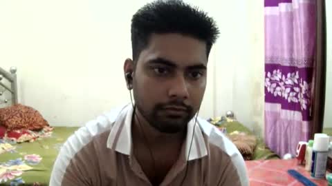 Snapshot of birbikrom104 chatting on May 31, 8:21 am birbikrom104 online show from May 31, 8:21 am