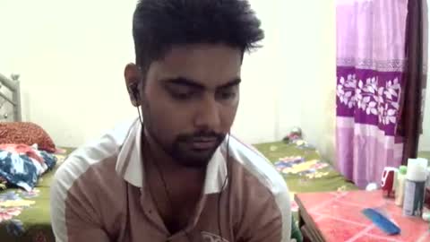 Snapshot of birbikrom104 chatting on June 3, 6:05 am birbikrom104 online show from June 3, 6:05 am
