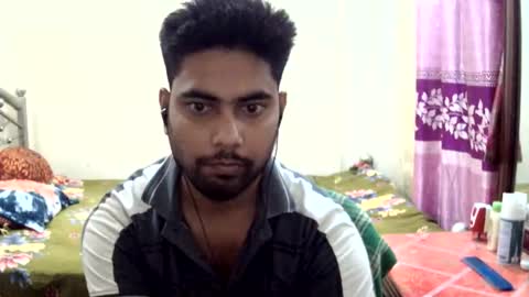 Snapshot of birbikrom104 chatting on June 3, 2:33 pm birbikrom104 online show from June 3, 2:33 pm