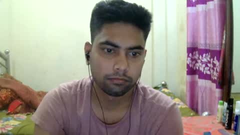 Snapshot of birbikrom104 chatting on June 15, 5:15 pm birbikrom104 online show from June 15, 5:15 pm