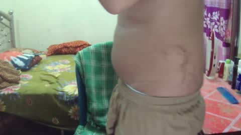 Snapshot of birbikrom104 chatting on June 17, 1:56 pm birbikrom104 online show from June 17, 1:56 pm