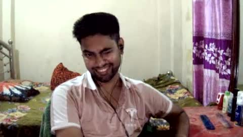 Snapshot of birbikrom104 chatting on June 19, 5:17 pm birbikrom104 online show from June 19, 5:17 pm