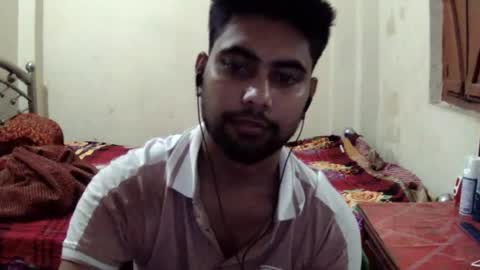 Snapshot of birbikrom104 chatting on June 24, 5:01 pm birbikrom104 online show from June 24, 5:01 pm