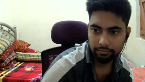 Snapshot of birbikrom104 chatting on June 27, 5:01 am birbikrom104 online show from June 27, 5:01 am