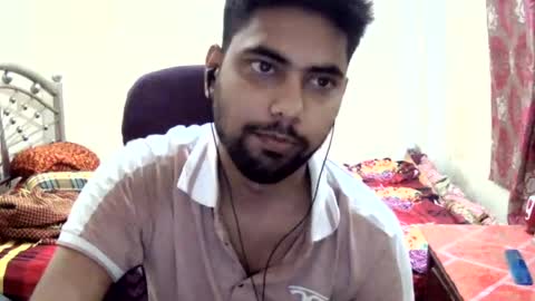 Snapshot of birbikrom104 chatting on June 29, 1:44 pm birbikrom104 online show from June 29, 1:44 pm