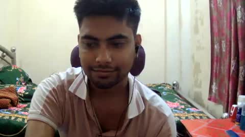 Snapshot of birbikrom104 chatting on July 11, 6:27 am birbikrom104 online show from July 11, 6:27 am
