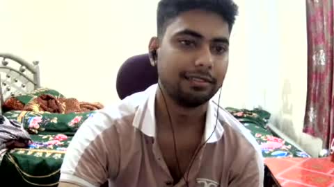 Snapshot of birbikrom104 chatting on July 13, 7:44 am birbikrom104 online show from July 13, 7:44 am