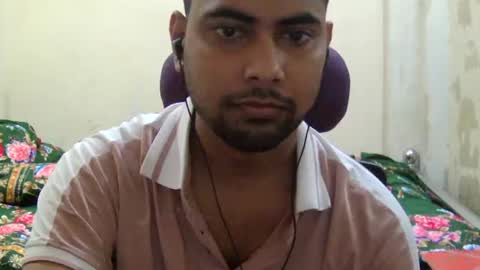 Snapshot of birbikrom104 chatting on July 14, 9:25 am birbikrom104 online show from July 14, 9:25 am