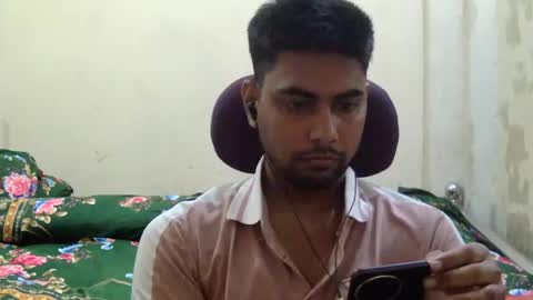 Snapshot of birbikrom104 chatting on July 14, 10:21 am birbikrom104 online show from July 14, 10:21 am