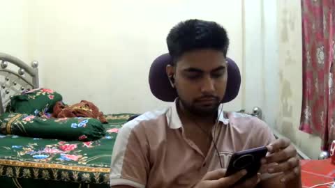 Snapshot of birbikrom104 chatting on July 15, 5:45 am birbikrom104 online show from July 15, 5:45 am