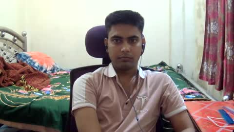 Snapshot of birbikrom104 chatting on July 28, 6:07 pm birbikrom104 online show from July 28, 6:07 pm