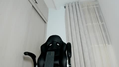Snapshot of biscuit_oliva_ chatting on May 29, 11:47 pm Biscuit oliva online show from May 29, 11:47 pm