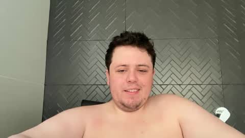 Snapshot of bisexualchubbyboy chatting on December 26, 8:18 am james online show from December 26, 8:18 am