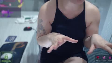 bisex woman online show from September 28, 9:31 pm