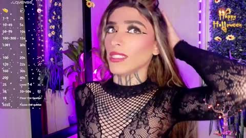 Snapshot of bitch_capelli chatting on October 23, 5:23 pm .. .. online show from October 23, 5:23 pm