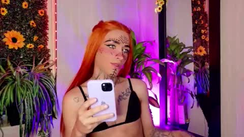 Snapshot of bitch_capelli chatting on October 31, 2:34 am .. .. online show from October 31, 2:34 am