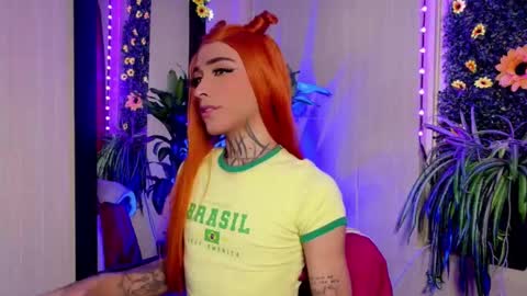 Snapshot of bitch_capelli chatting on November 6, 3:07 am .. .. online show from November 6, 3:07 am