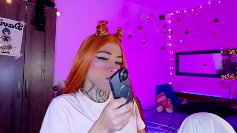 Snapshot of bitch_capelli chatting on December 14, 5:46 am .. .. online show from December 14, 5:46 am