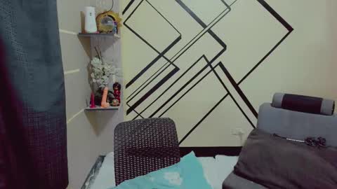 Snapshot of bitchcommanderstella chatting on December 23, 6:16 pm 3 online show from December 23, 6:16 pm