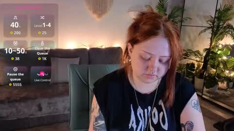 Snapshot of bitchofsun chatting on March 29, 3:56 pm Nana online show from March 29, 3:56 pm