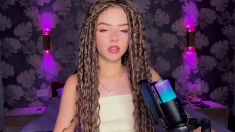 Snapshot of bitter__peach chatting on July 9, 3:27 pm Margo online show from July 9, 3:27 pm