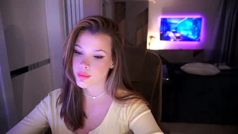 Ann Braslowsky online show from December 1, 1:10 am