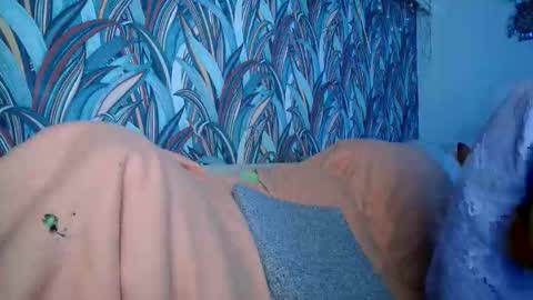 Snapshot of bizoukey15 chatting on September 11, 10:32 pm bizoukey15 online show from September 11, 10:32 pm