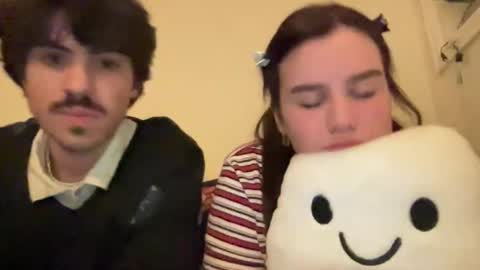 Snapshot of bkws985 chatting on October 21, 12:11 am bkws985 online show from October 21, 12:11 am