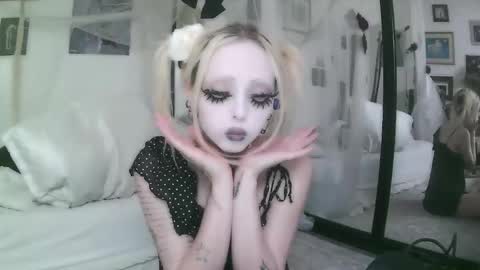 vampire fang  online show from March 12, 6:36 pm