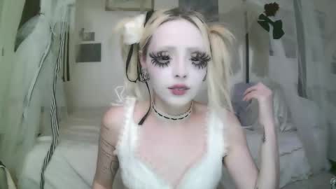 vampire fang  online show from March 18, 6:55 pm