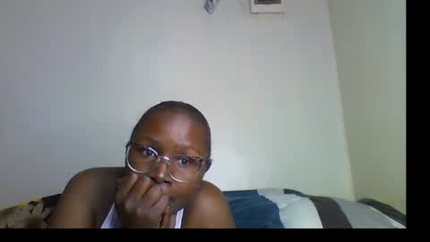 Snapshot of black_amor chatting on June 24, 8:35 am black_amor online show from June 24, 8:35 am