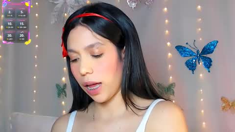 Snapshot of black_dar_ chatting on December 15, 7:23 am Sara online show from December 15, 7:23 am