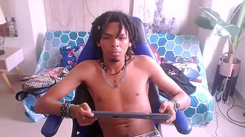 Black online show from December 4, 2:37 pm