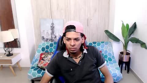 Black online show from December 31, 11:53 am