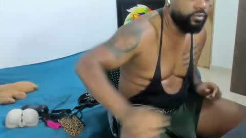 Snapshot of black_man_sexy chatting on July 22, 8:00 pm BIGCOCK online show from July 22, 8:00 pm