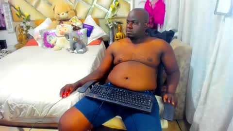 Snapshot of black_monster_bigcock27 chatting on July 26, 4:09 am tommy online show from July 26, 4:09 am