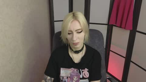 Snapshot of black_orchides chatting on June 3, 8:39 am Emily online show from June 3, 8:39 am