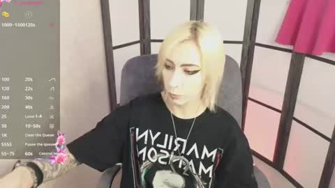Snapshot of black_orchides chatting on June 13, 8:23 am Emily online show from June 13, 8:23 am