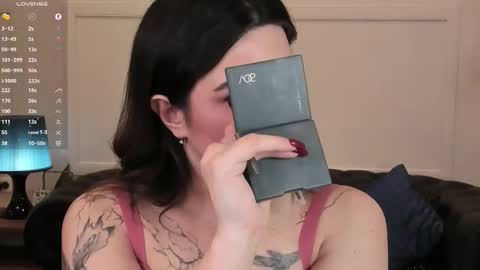 Snapshot of black_pant3r chatting on March 5, 2:51 am Mon Mon online show from March 5, 2:51 am