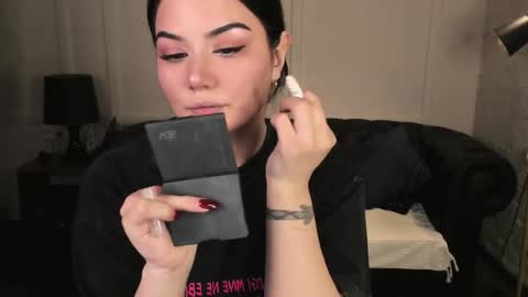 Snapshot of black_pant3r chatting on March 6, 2:52 am Mon Mon online show from March 6, 2:52 am