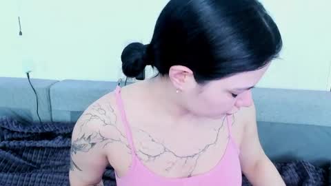 Snapshot of black_pant3r chatting on June 4, 2:50 am Mon Mon online show from June 4, 2:50 am
