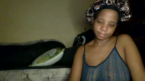 Snapshot of black_queen0111254 chatting on July 22, 1:52 am Blackqueen online show from July 22, 1:52 am