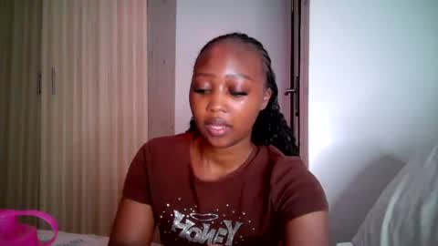 Snapshot of black_rosey chatting on June 14, 3:47 pm veraa online show from June 14, 3:47 pm