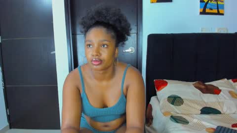 Snapshot of black_treassure chatting on February 23, 3:35 am black_treassure online show from February 23, 3:35 am