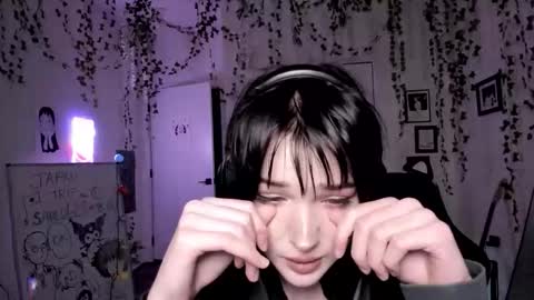 Ella online show from February 22, 1:31 pm