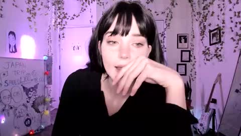 Ella online show from March 4, 2:17 am