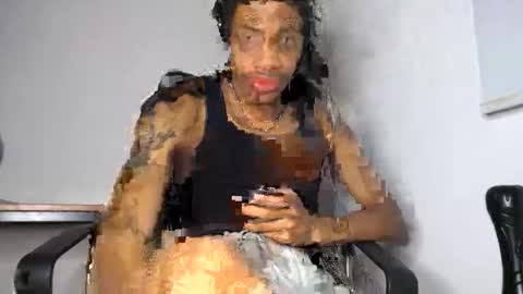Snapshot of blackbulltitus chatting on May 28, 4:10 am BlackBullTitus online show from May 28, 4:10 am