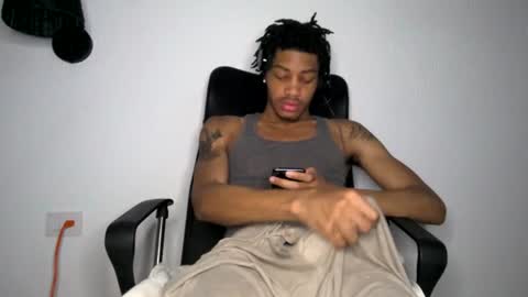 Snapshot of blackbulltitus chatting on June 18, 4:13 am BlackBullTitus online show from June 18, 4:13 am