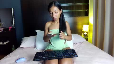 Snapshot of blackd0ll chatting on June 13, 1:53 pm Angye online show from June 13, 1:53 pm