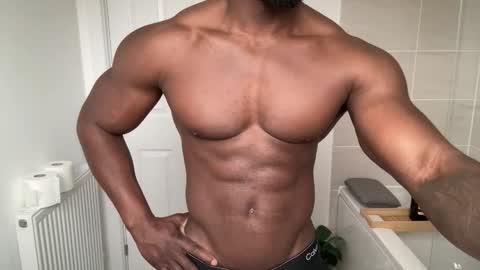 Snapshot of blackdaddygemini chatting on May 4, 10:44 am Blackgeminidude online show from May 4, 10:44 am